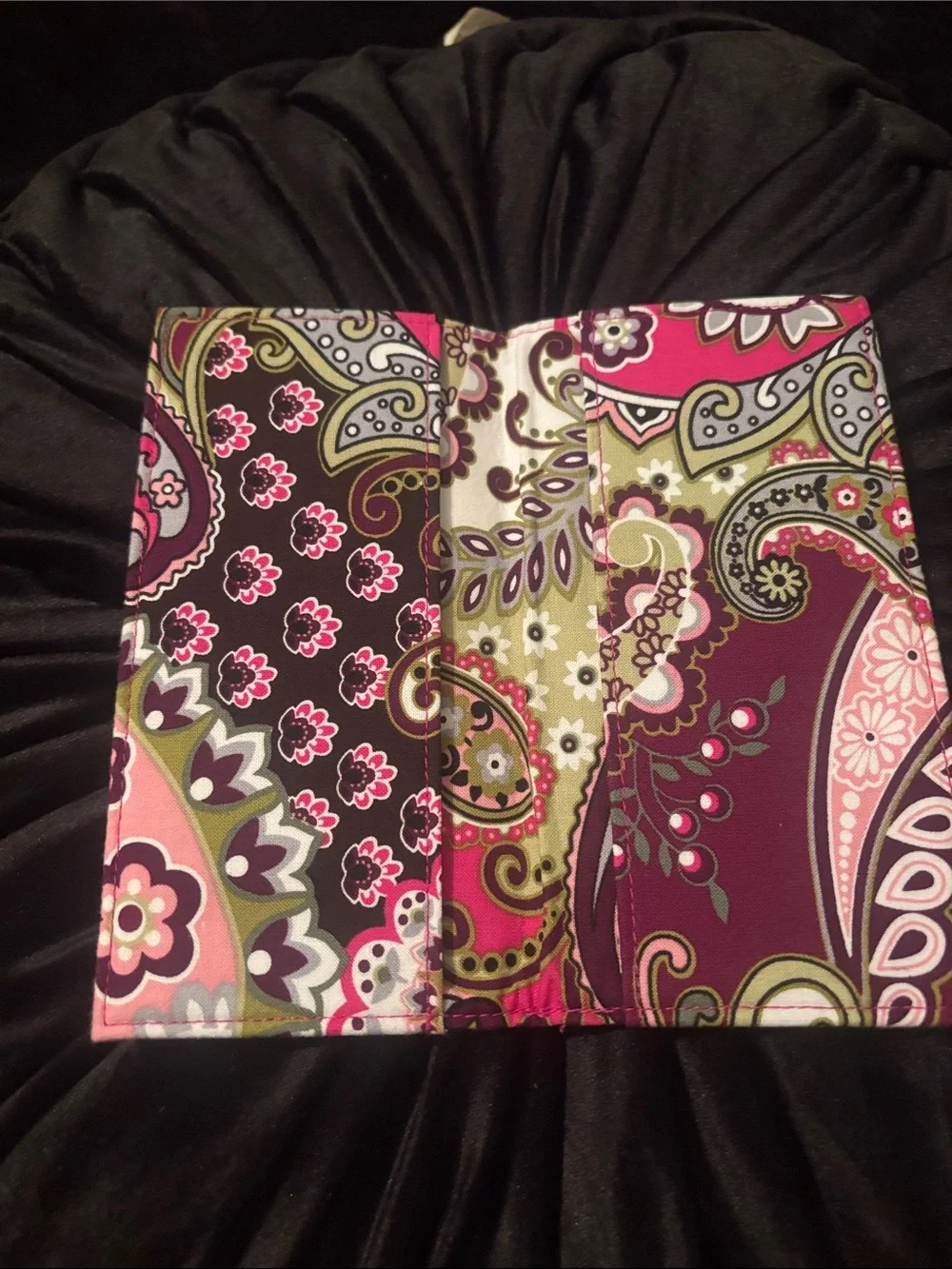 Vera Bradley Pink Paisley Quilted  Sleeve with Matching Wallets